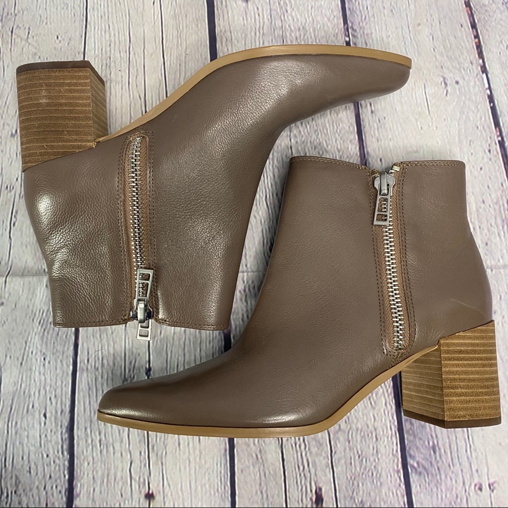 CHARLES by Charles David tan Uma side-zip …